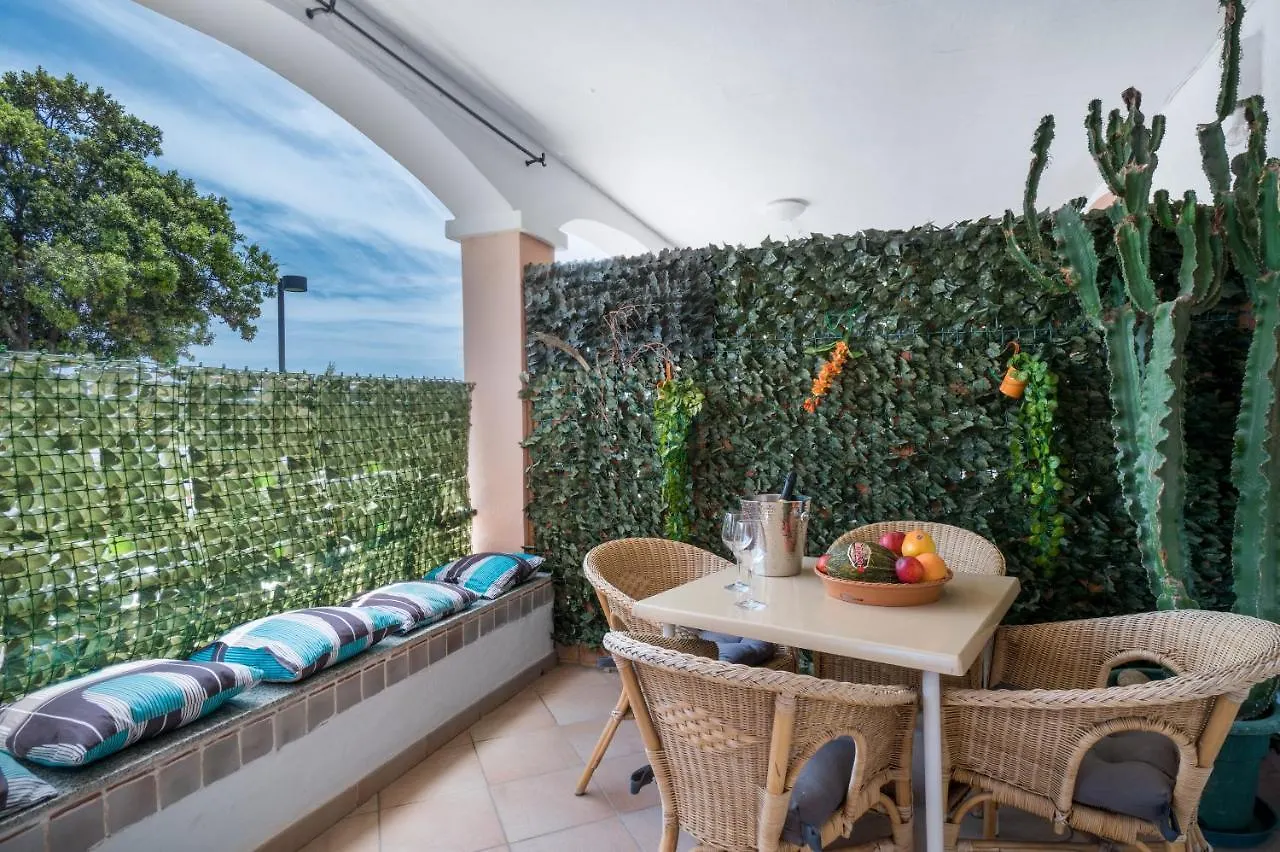 Sardinia Family Villas - Cannigione Beach Apartments Italie