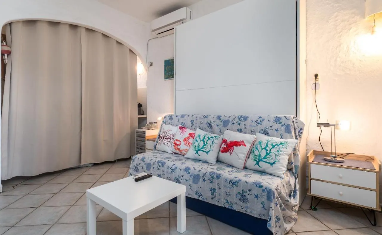 Sardinia Family Villas - Cannigione Beach Apartments 0*,  Italie