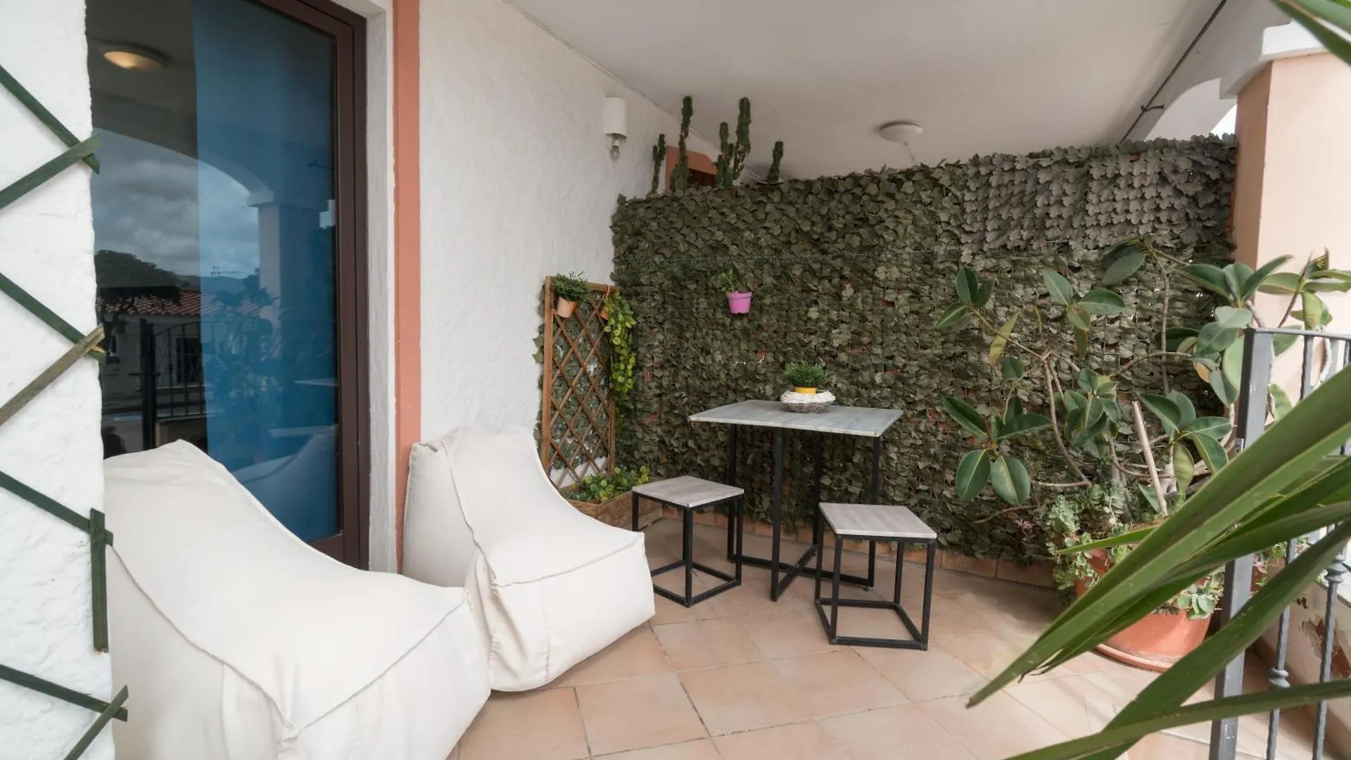Sardinia Family Villas - Cannigione Beach Apartments 0*,